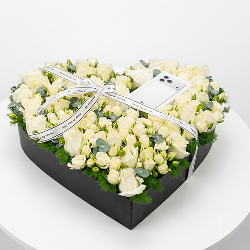 e6c98fd1-e70b-4766-ab98-b843ee6f474c باکس گل vipمدل وایت لاو - Image 1